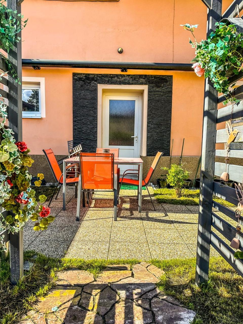Apartman Pod Hradem Horšovský Týn Extérieur photo